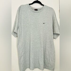 Vintage 90s Nike t-shirt made in Greece SZ L color gray